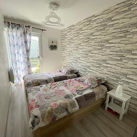 Victoria-T2-41M2-Balcon, Wifi, Linge, Produits, Menage Inclus Reims Exterior foto