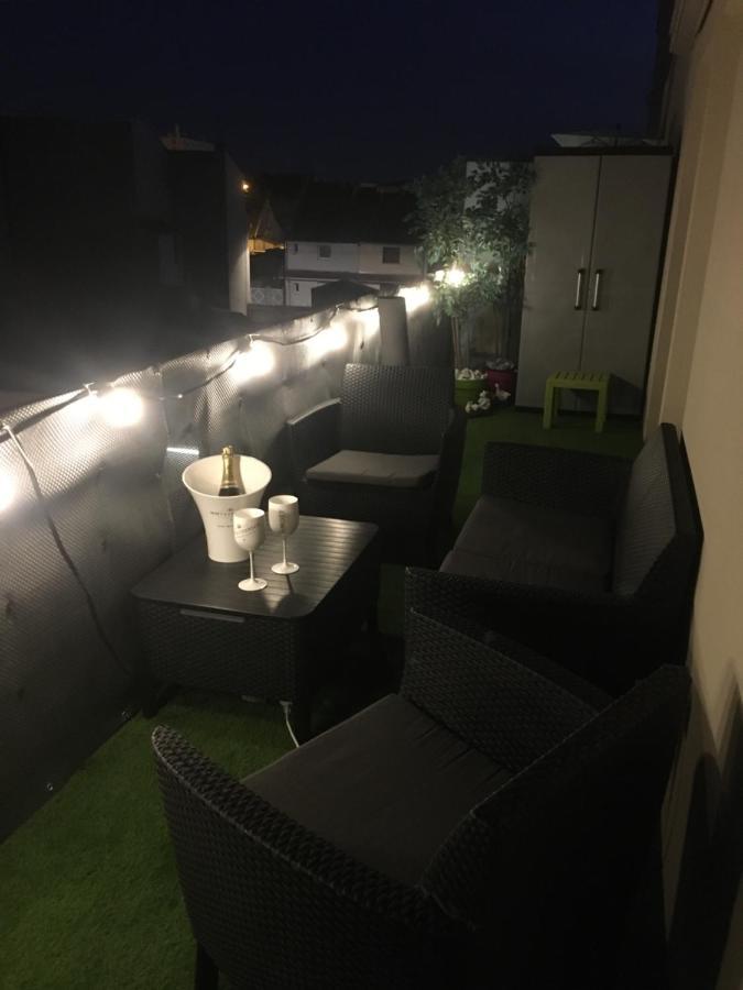 Victoria-T2-41M2-Balcon, Wifi, Linge, Produits, Menage Inclus Reims Exterior foto