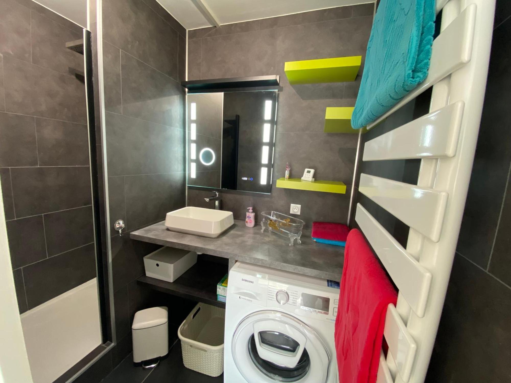 Victoria-T2-41M2-Balcon, Wifi, Linge, Produits, Menage Inclus Reims Exterior foto